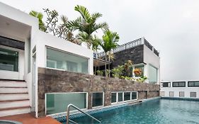 Cove Taman Aparthotel